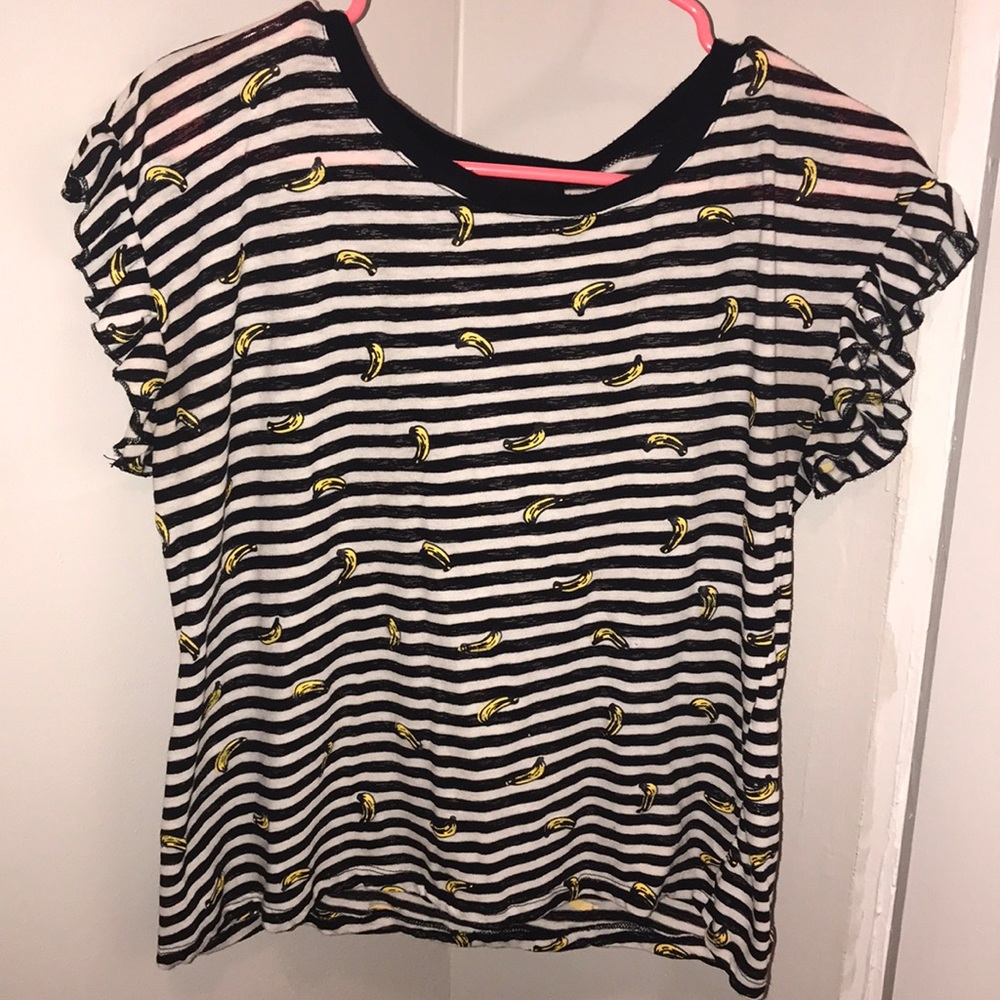 Banana ruffle shirt